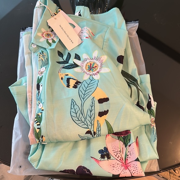 BNWT still on bay oversized floral print 2 piece short set! - Picture 2 of 3